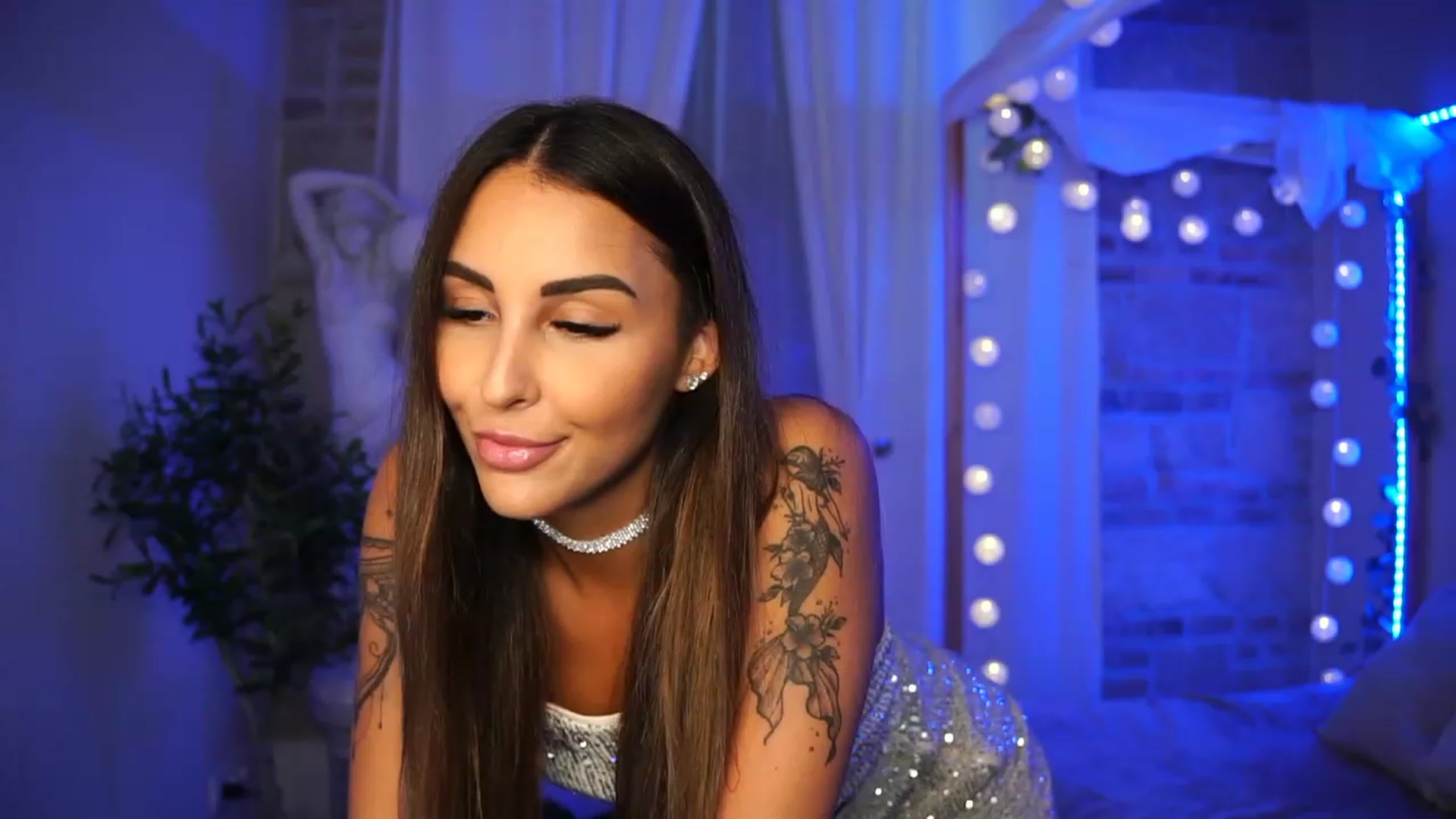 Gallery image thumbnail from Lisamelow's myfreecams stream on, 08/20/2023, 16:38 image 12 of 20