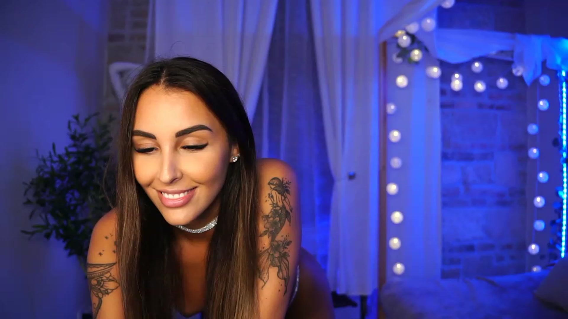 Gallery image thumbnail from Lisamelow's myfreecams stream on, 08/20/2023, 20:46 image 15 of 20