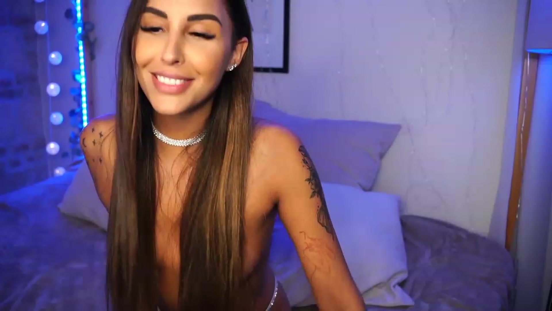 Gallery image thumbnail from Lisamelow's myfreecams stream on, 08/20/2023, 20:46 image 8 of 20