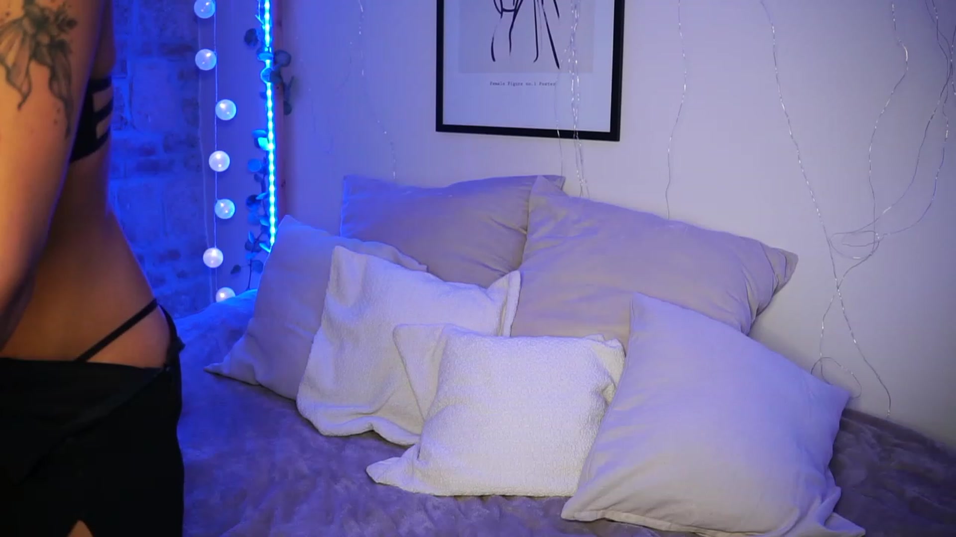 Gallery image thumbnail from Lisamelow's myfreecams stream on, 08/21/2023, 20:14 image 4 of 20