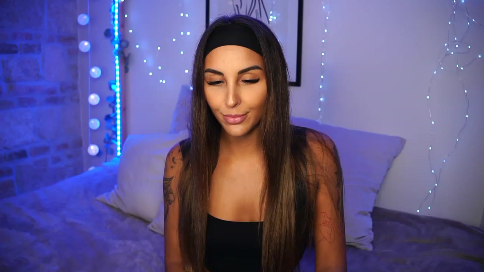 Gallery image thumbnail from Lisamelow's myfreecams stream on, 09/12/2023, 18:43 image 17 of 20