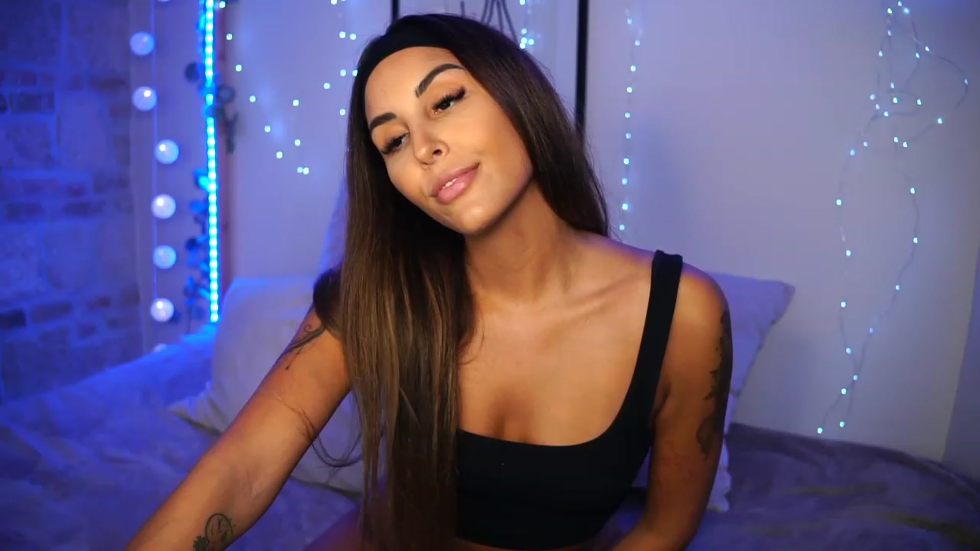 Gallery image thumbnail from Lisamelow's myfreecams stream on, 09/12/2023, 18:43 image 11 of 20