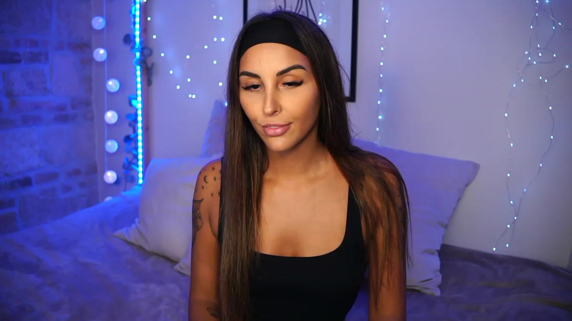Gallery image thumbnail from Lisamelow's myfreecams stream on, 09/12/2023, 18:43 image 16 of 20