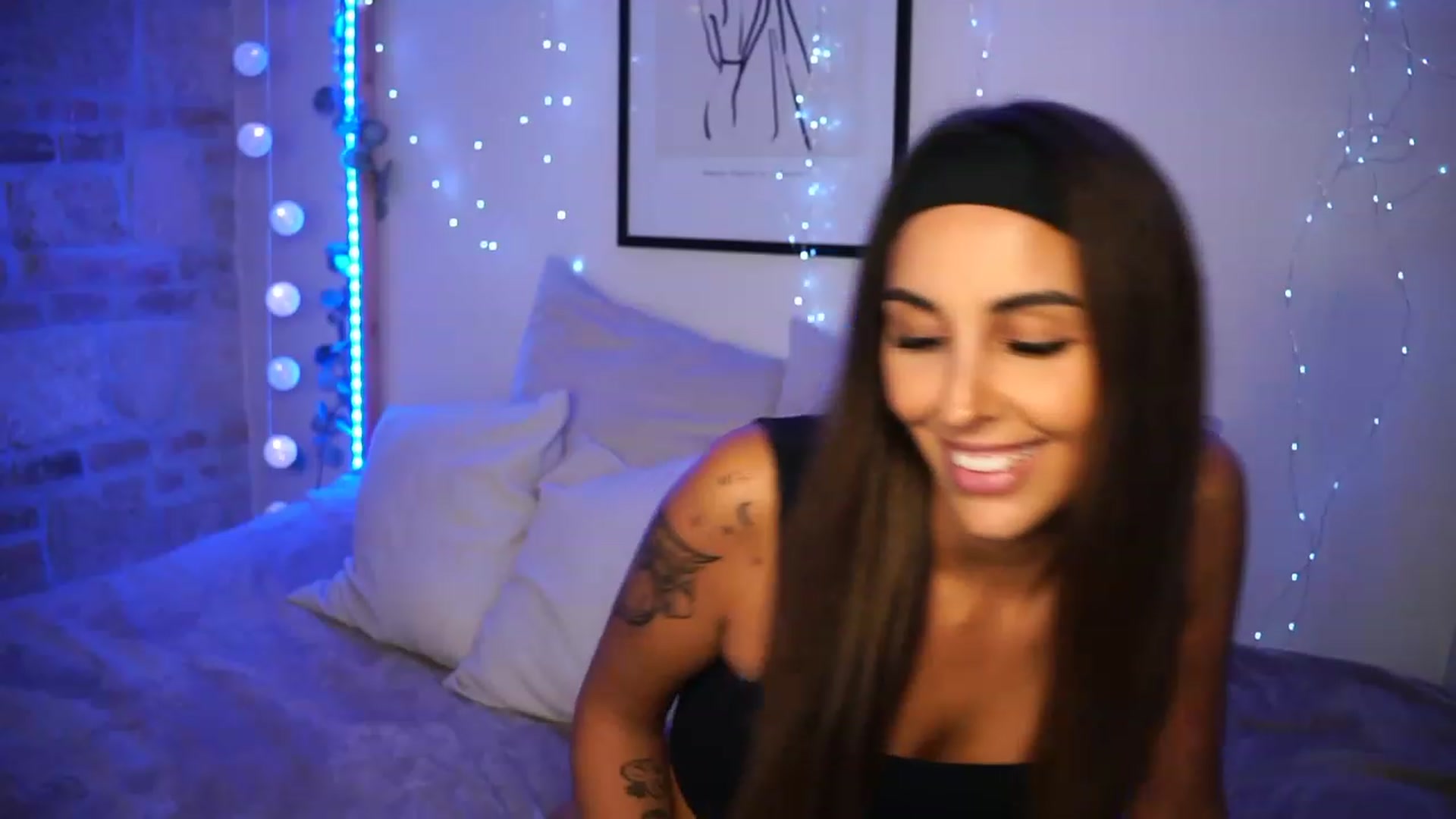 Gallery image thumbnail from Lisamelow's myfreecams stream on, 09/12/2023, 18:43 image 18 of 20