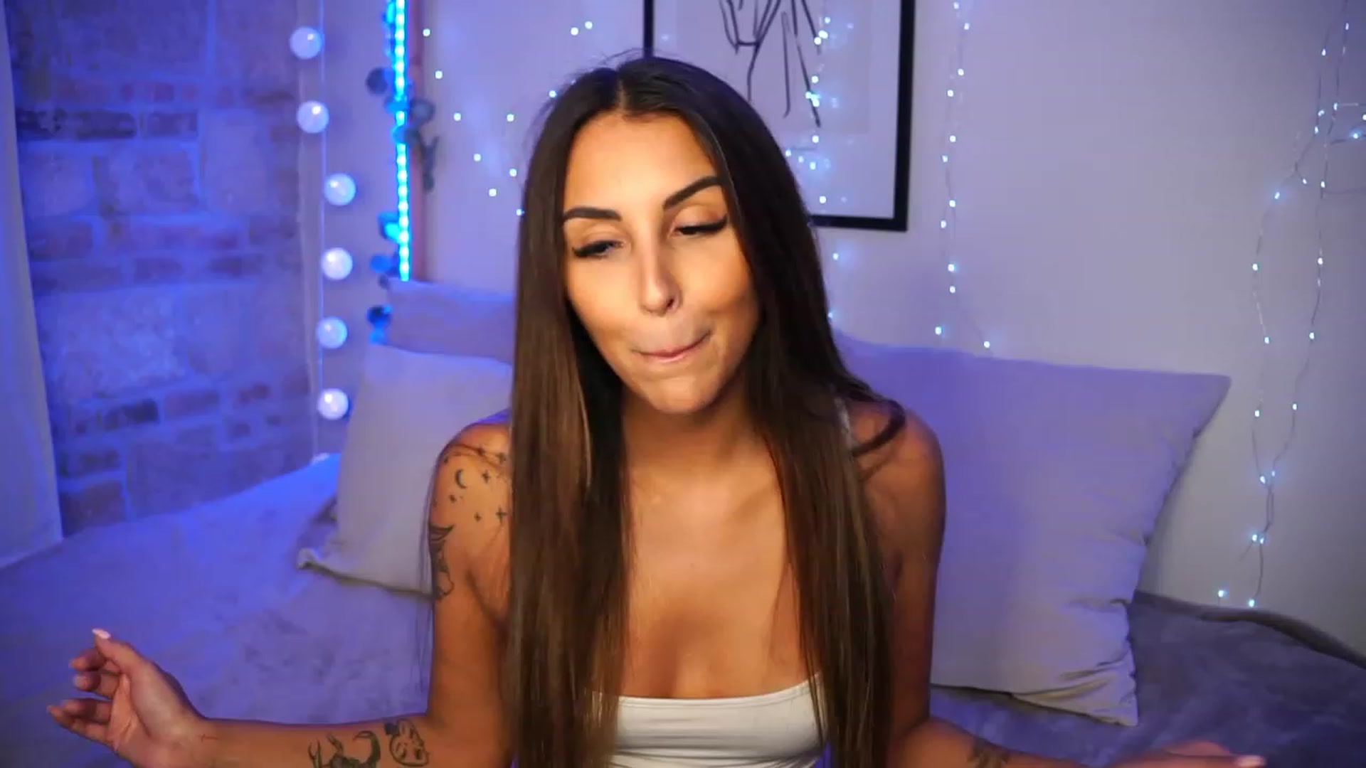 Gallery image thumbnail from Lisamelow's myfreecams stream on, 09/13/2023, 19:44 image 11 of 20