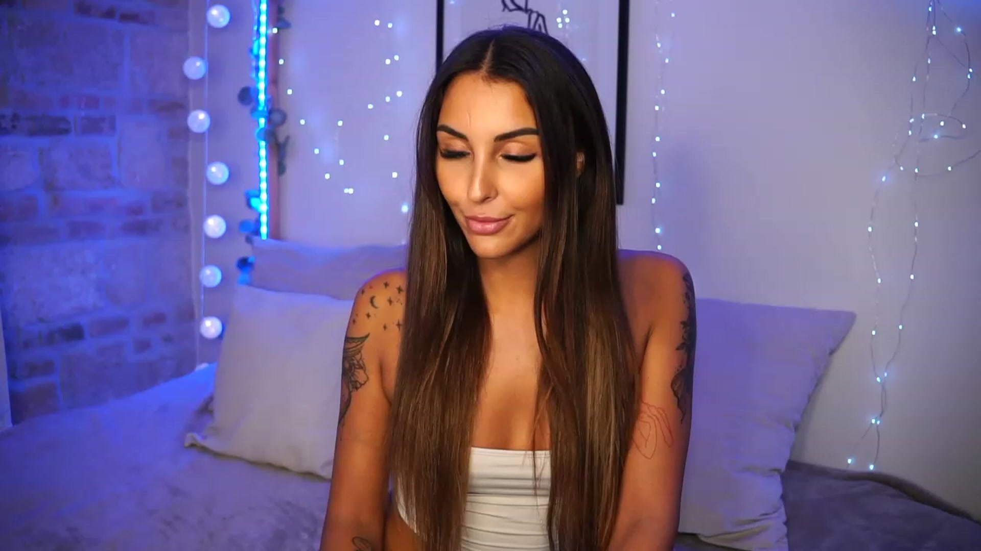 Gallery image thumbnail from Lisamelow's myfreecams stream on, 09/13/2023, 19:44 image 19 of 20