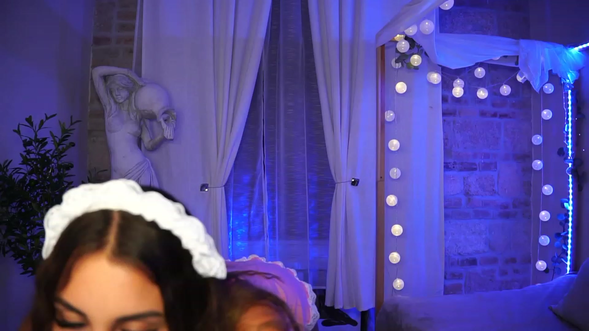 Gallery image thumbnail from Lisamelow's myfreecams stream on, 09/18/2023, 16:35 image 11 of 20