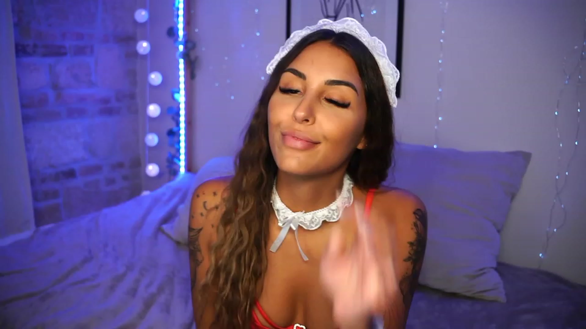 Gallery image thumbnail from Lisamelow's myfreecams stream on, 09/19/2023, 08:28 image 14 of 20