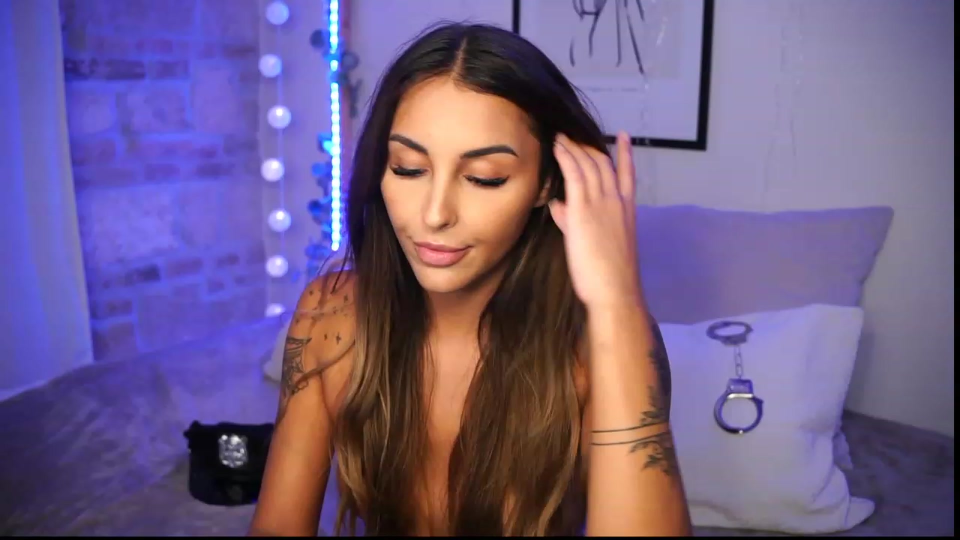 Gallery image thumbnail from Lisamelow's myfreecams stream on, 09/26/2023, 16:29 image 20 of 20