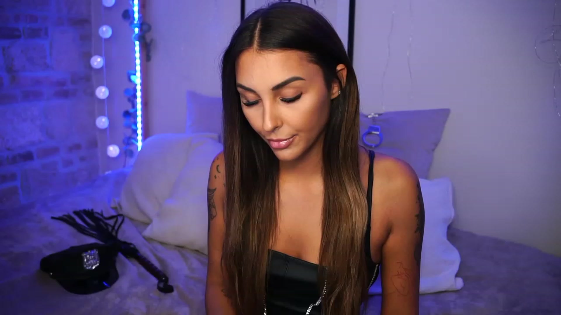 Gallery image thumbnail from Lisamelow's myfreecams stream on, 09/28/2023, 16:16 image 1 of 20