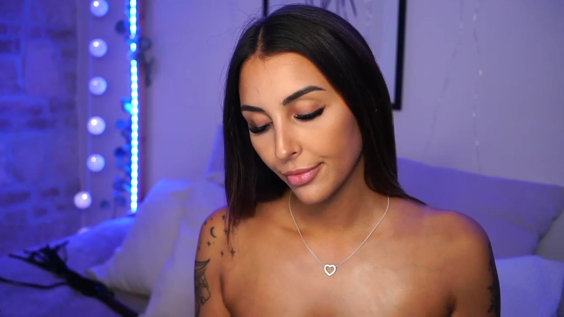 Gallery image thumbnail from Lisamelow's myfreecams stream on, 10/02/2023, 20:35 image 11 of 20