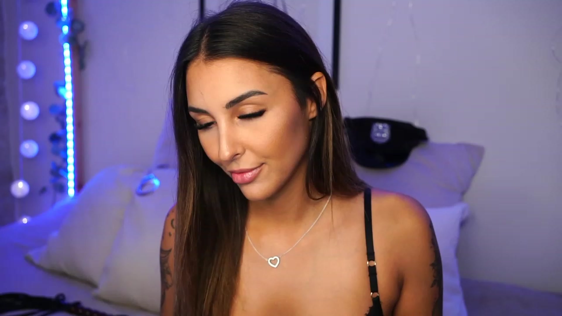 Gallery image thumbnail from Lisamelow's myfreecams stream on, 10/03/2023, 12:07 image 20 of 20
