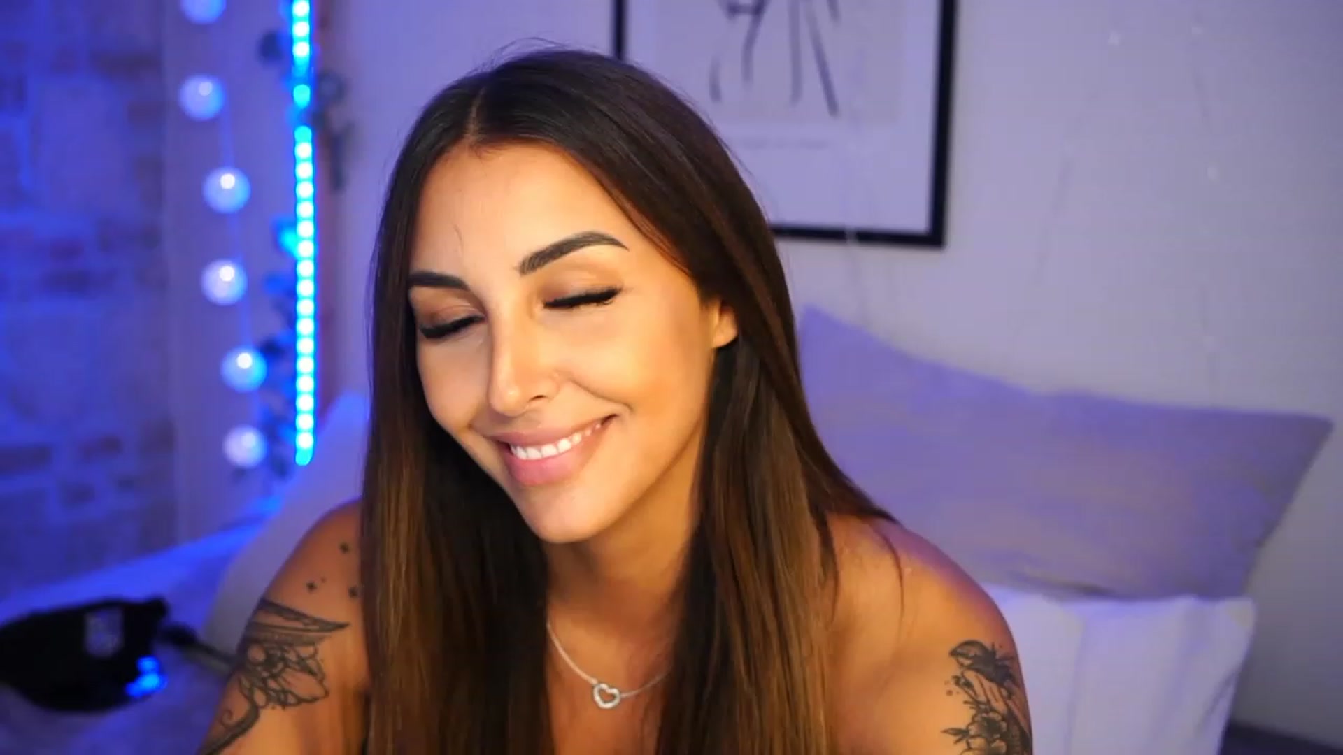 Gallery image thumbnail from Lisamelow's myfreecams stream on, 10/04/2023, 12:38 image 20 of 20