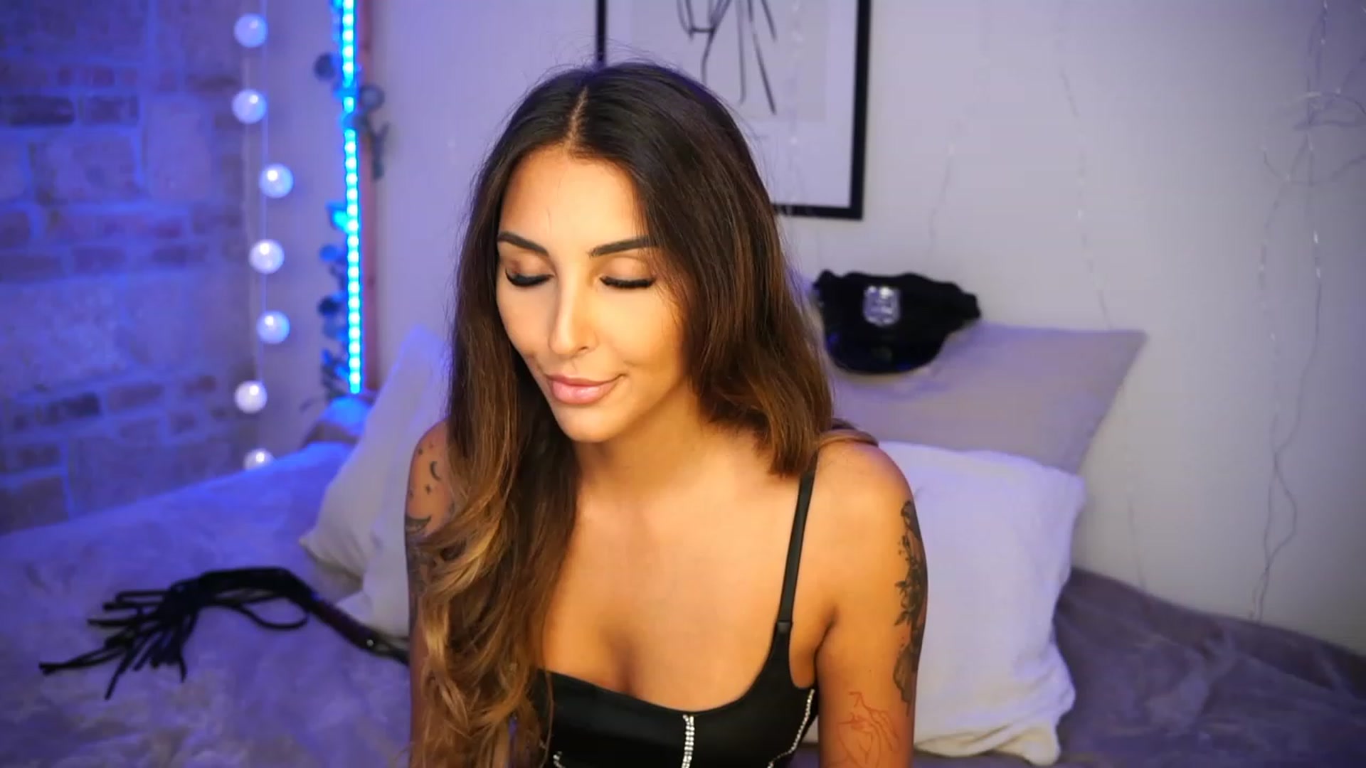 Gallery image thumbnail from Lisamelow's myfreecams stream on, 10/05/2023, 16:42 image 6 of 20