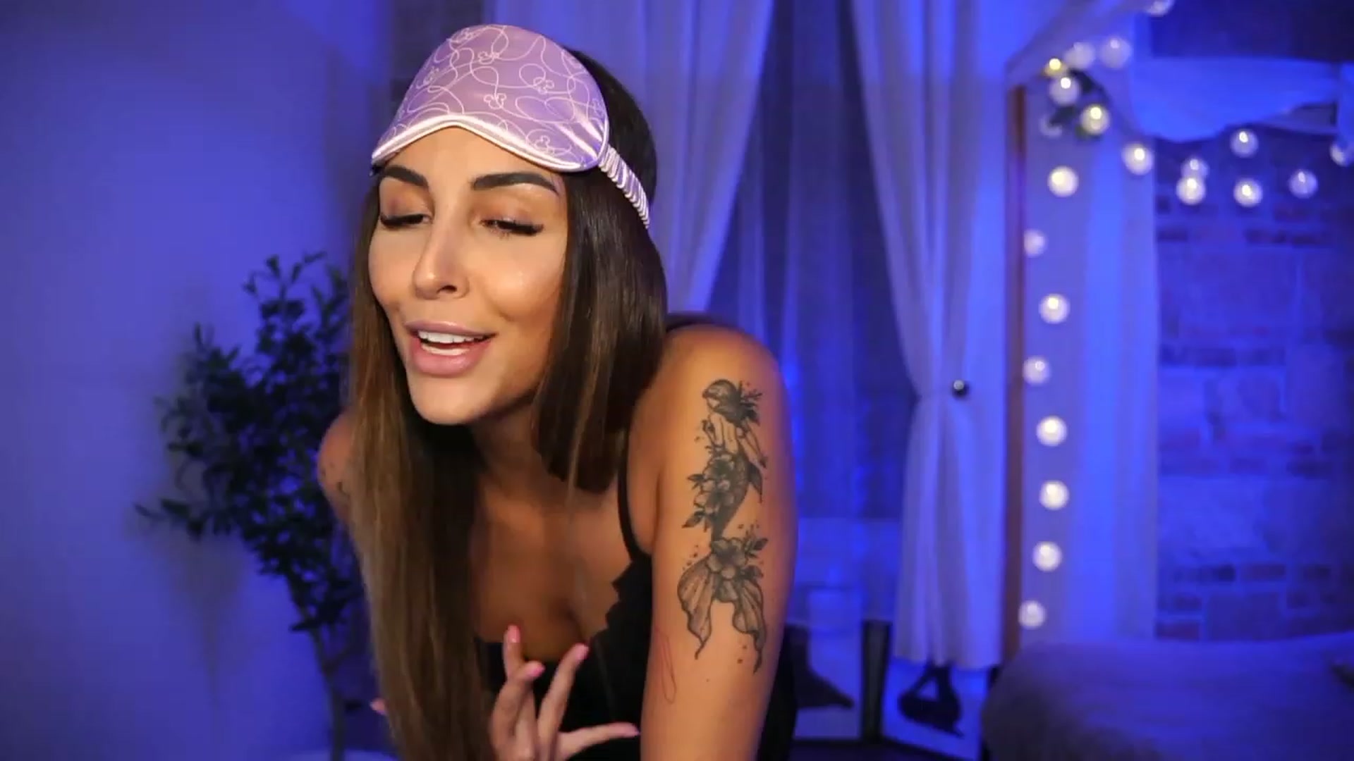 Gallery image thumbnail from Lisamelow's myfreecams stream on, 10/11/2023, 18:02 image 3 of 20