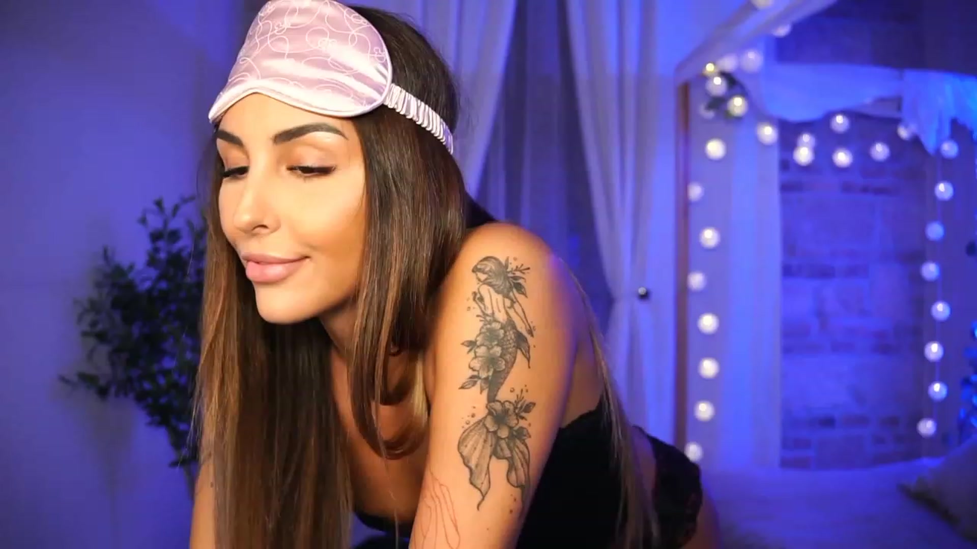 Gallery image thumbnail from Lisamelow's myfreecams stream on, 10/11/2023, 18:02 image 17 of 20