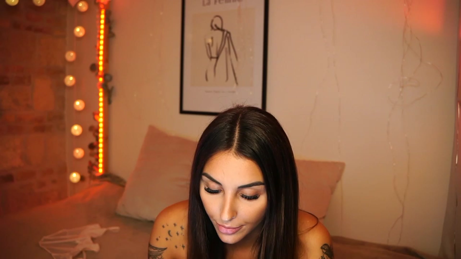 Gallery image thumbnail from Lisamelow's myfreecams stream on, 10/20/2023, 15:05 image 1 of 20