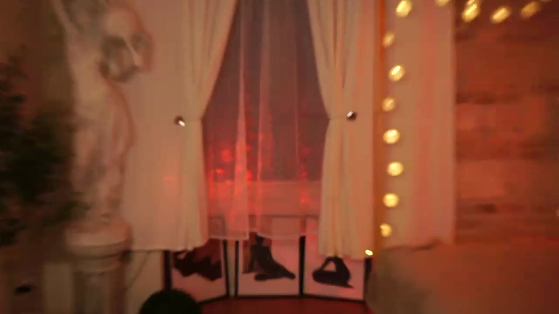 Gallery image thumbnail from Lisamelow's myfreecams stream on, 10/21/2023, 06:59 image 10 of 20
