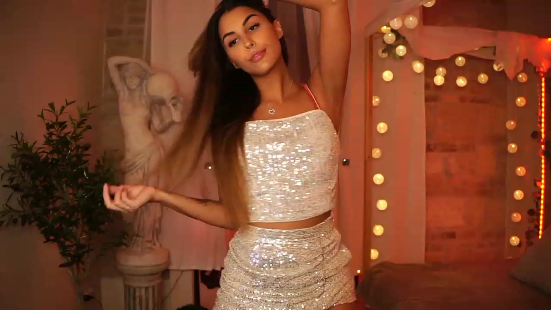 Gallery image thumbnail from Lisamelow's myfreecams stream on, 10/30/2023, 19:31 image 18 of 20