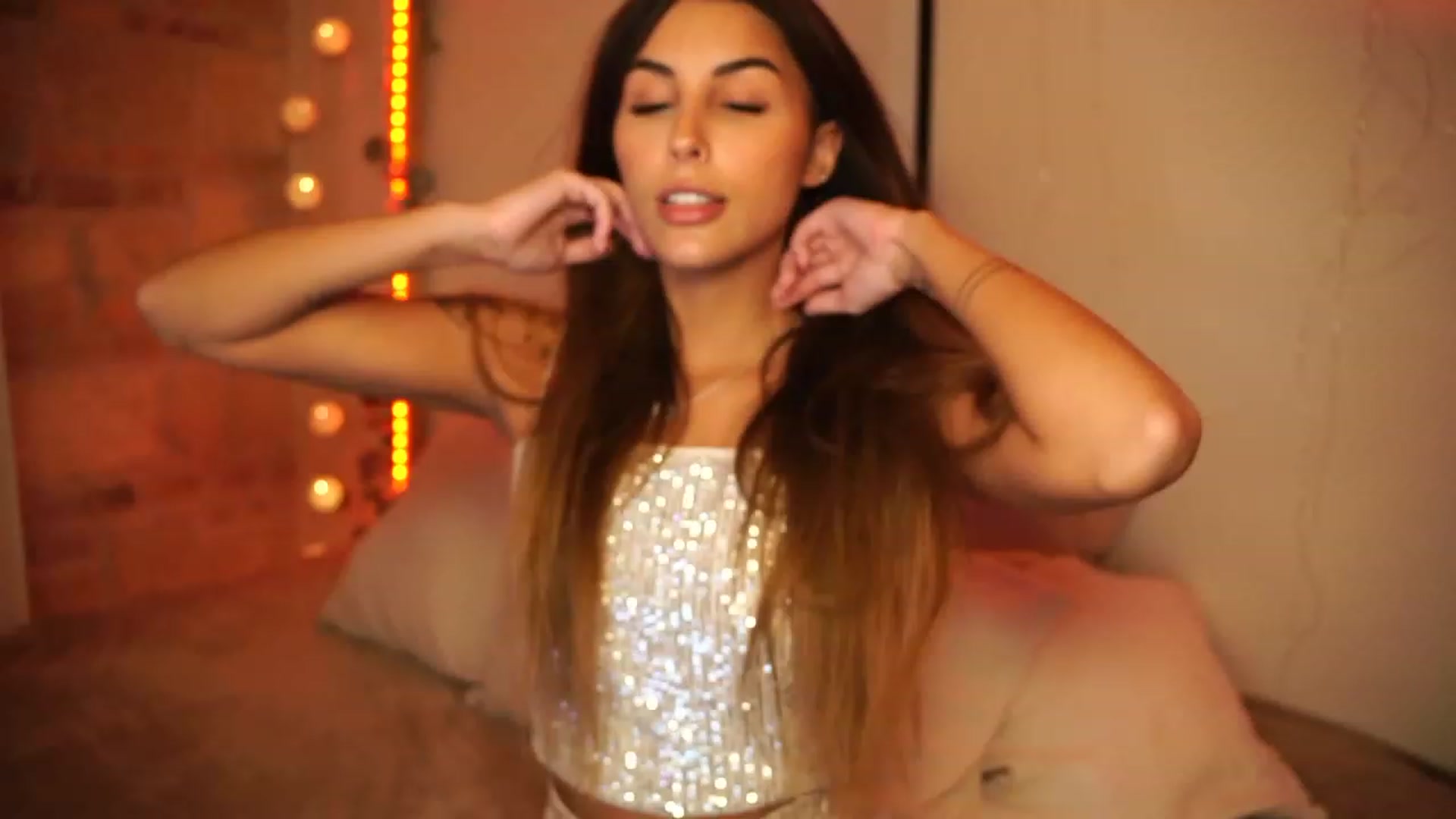 Gallery image thumbnail from Lisamelow's myfreecams stream on, 10/30/2023, 19:31 image 19 of 20