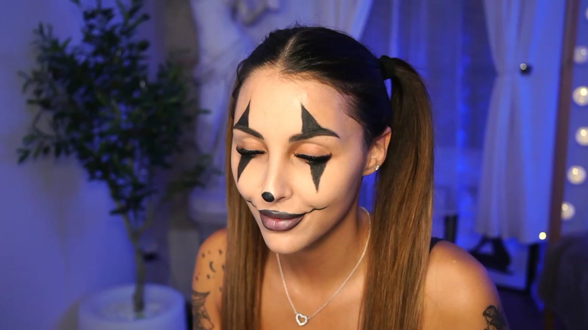 Gallery image thumbnail from Lisamelow's myfreecams stream on, 10/31/2023, 14:37 image 19 of 20