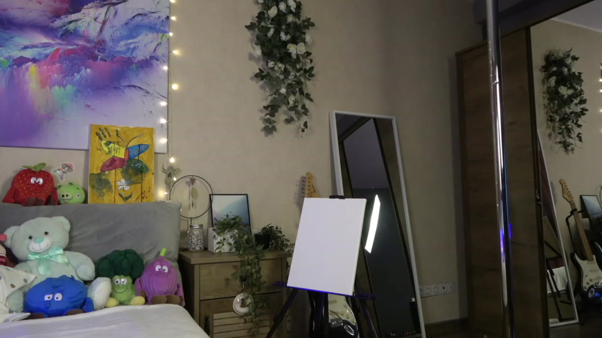 Gallery image thumbnail from Lisiahf's myfreecams stream on, 02/25/2023, 13:16 image 15 of 20
