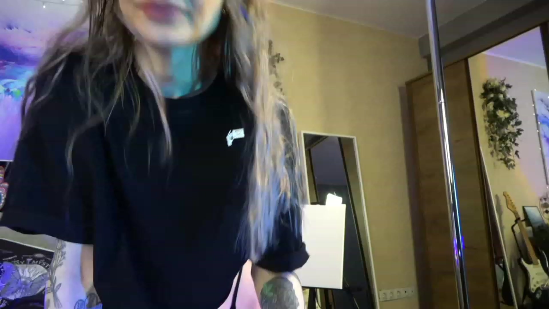 Gallery image thumbnail from Lisiahf's myfreecams stream on, 03/10/2023, 13:07 image 18 of 20