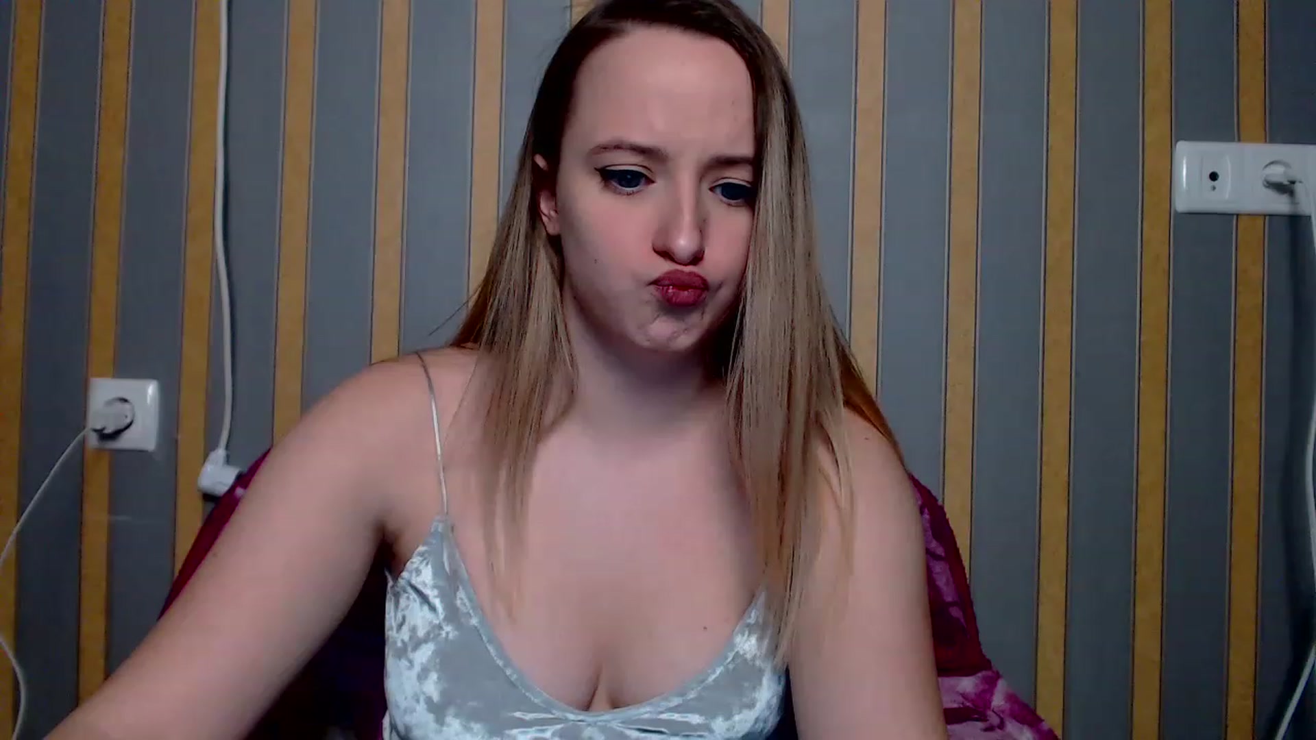 Gallery image thumbnail from Lisova_mavka's myfreecams stream on, 12/24/2022, 14:06 image 14 of 20