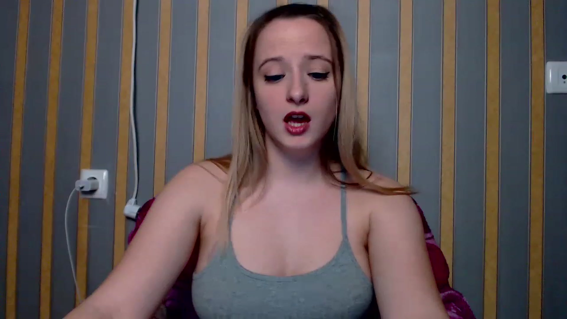 Gallery image thumbnail from Lisova_mavka's myfreecams stream on, 12/25/2022, 15:20 image 12 of 20