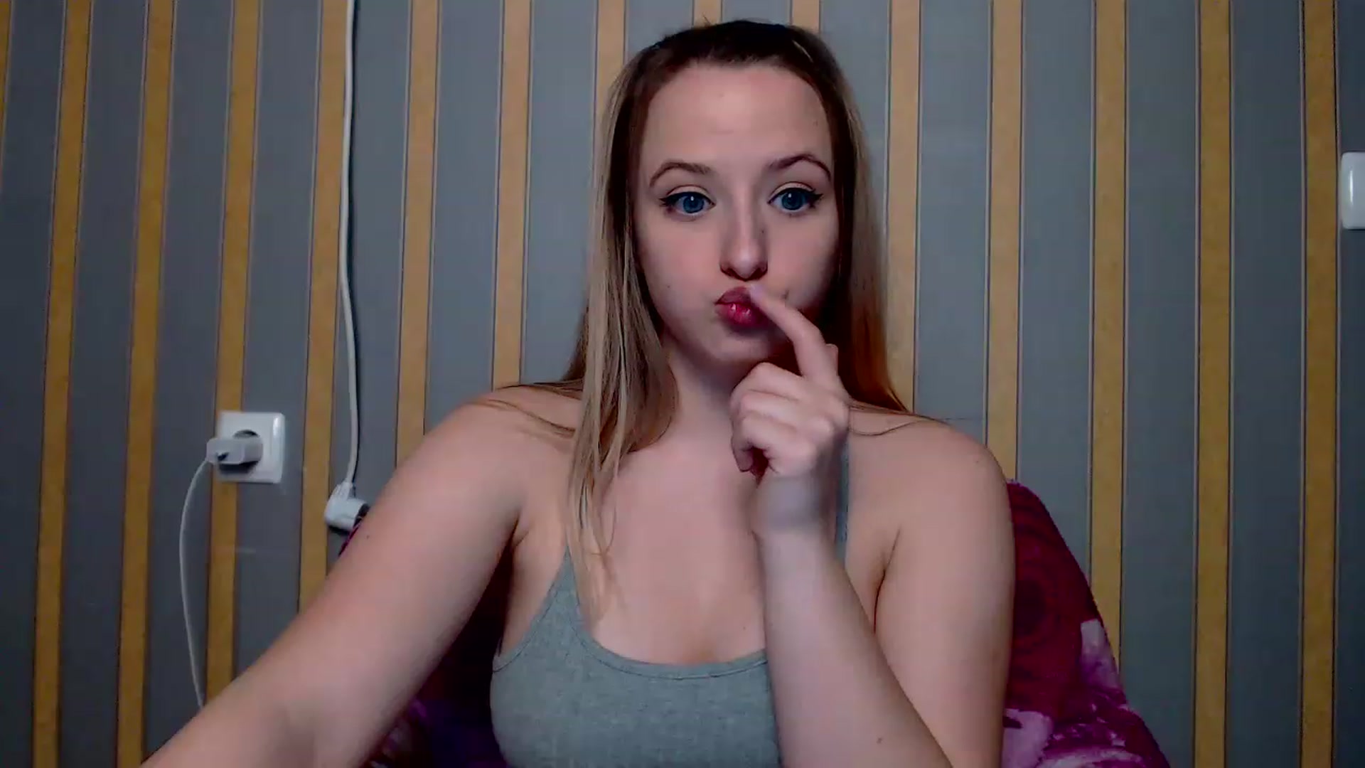 Gallery image thumbnail from Lisova_mavka's myfreecams stream on, 12/25/2022, 15:45 image 10 of 20