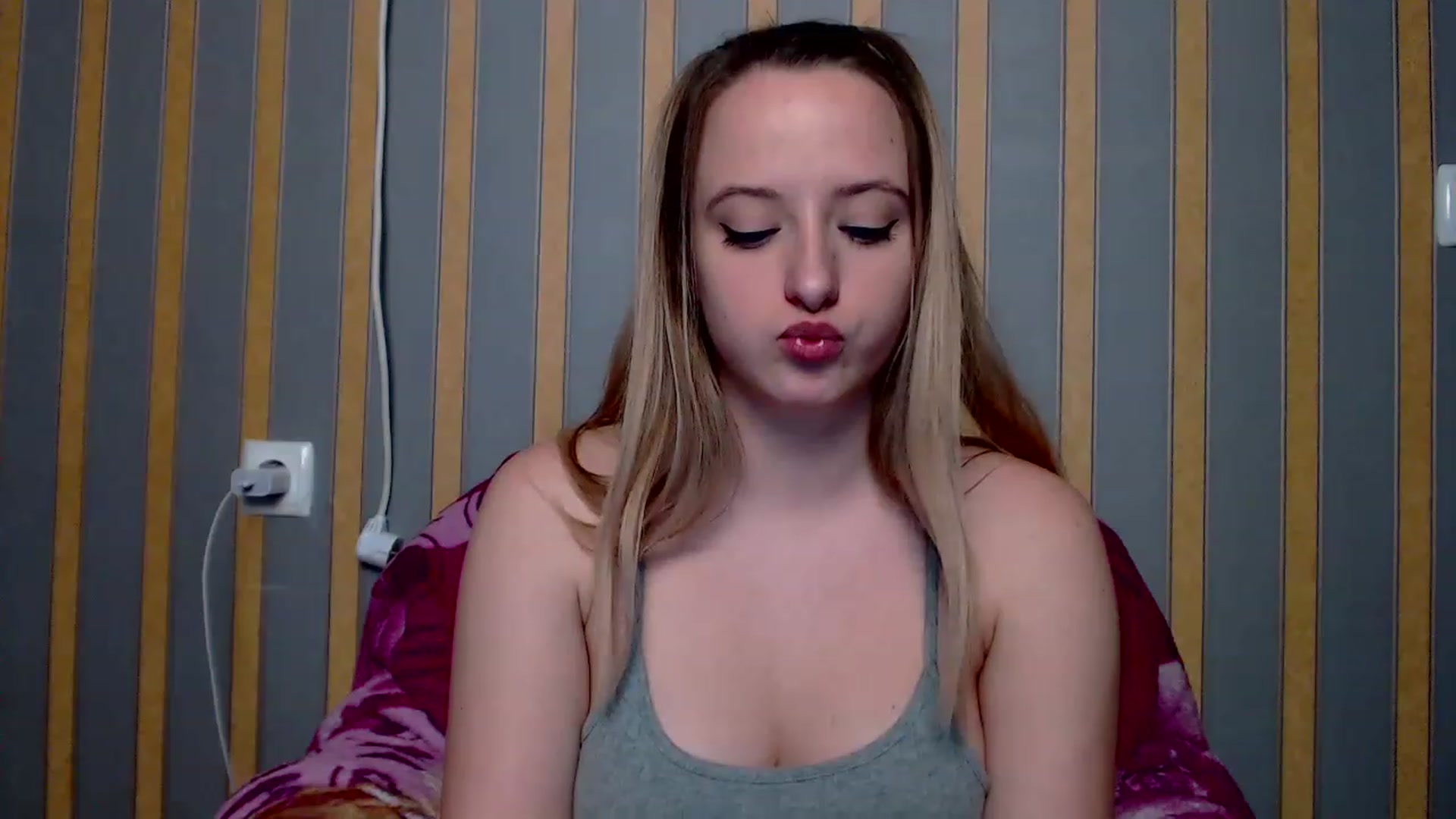 Gallery image thumbnail from Lisova_mavka's myfreecams stream on, 12/25/2022, 15:45 image 13 of 20