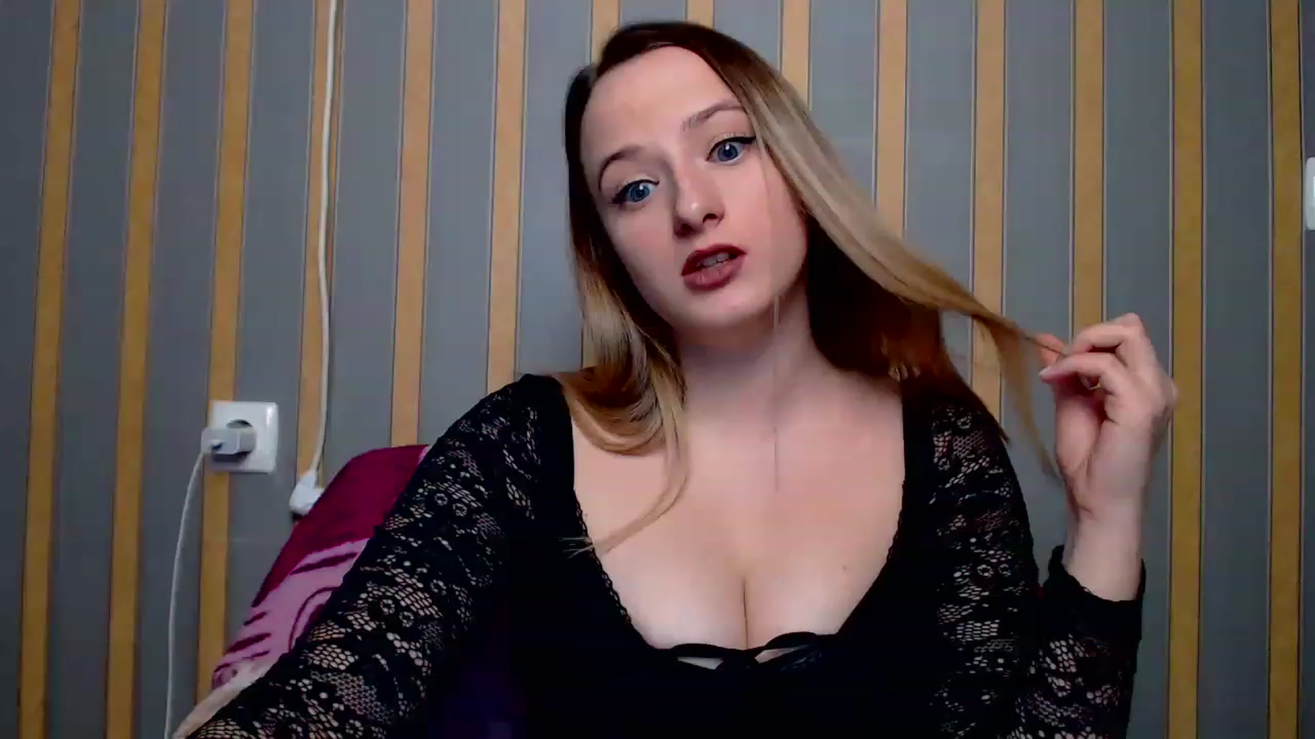 Gallery image thumbnail from Lisova_mavka's myfreecams stream on, 12/29/2022, 14:02 image 5 of 20