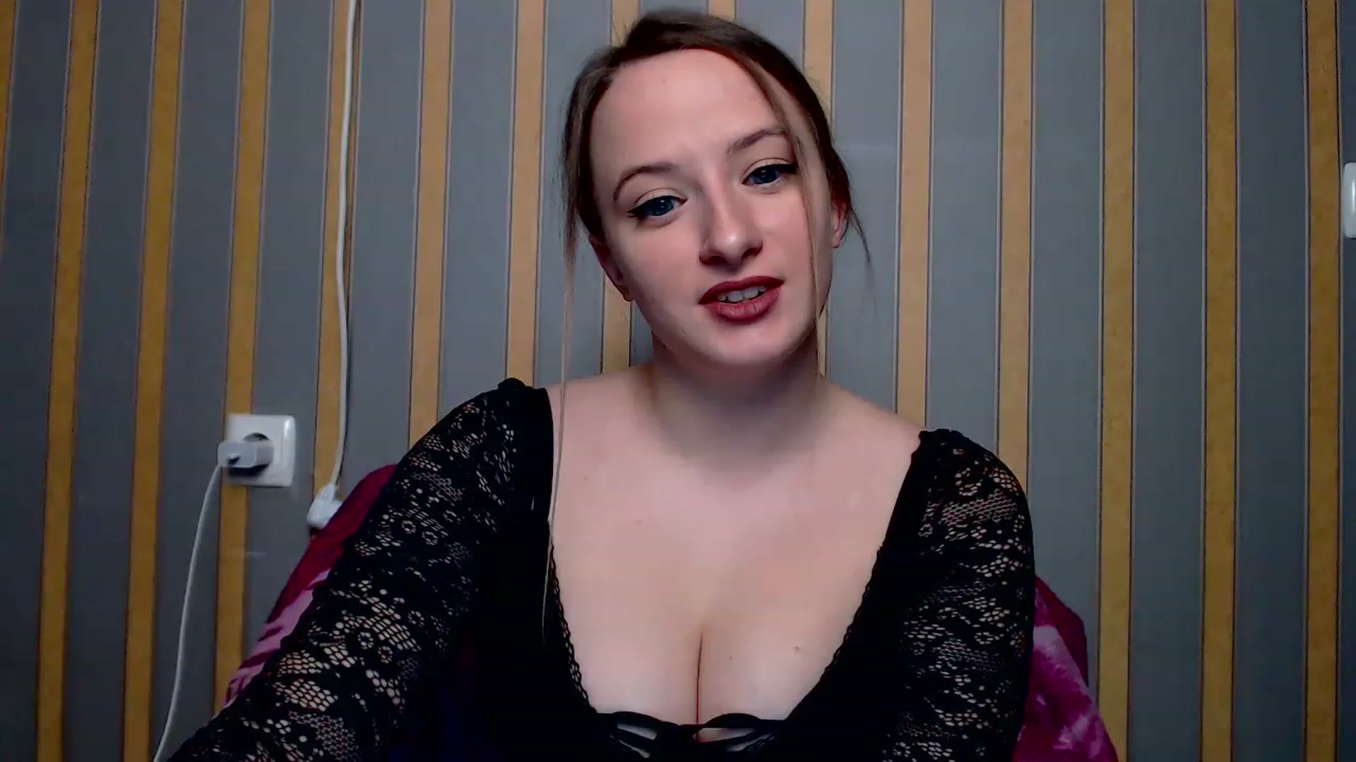 Gallery image thumbnail from Lisova_mavka's myfreecams stream on, 12/29/2022, 14:02 image 15 of 20