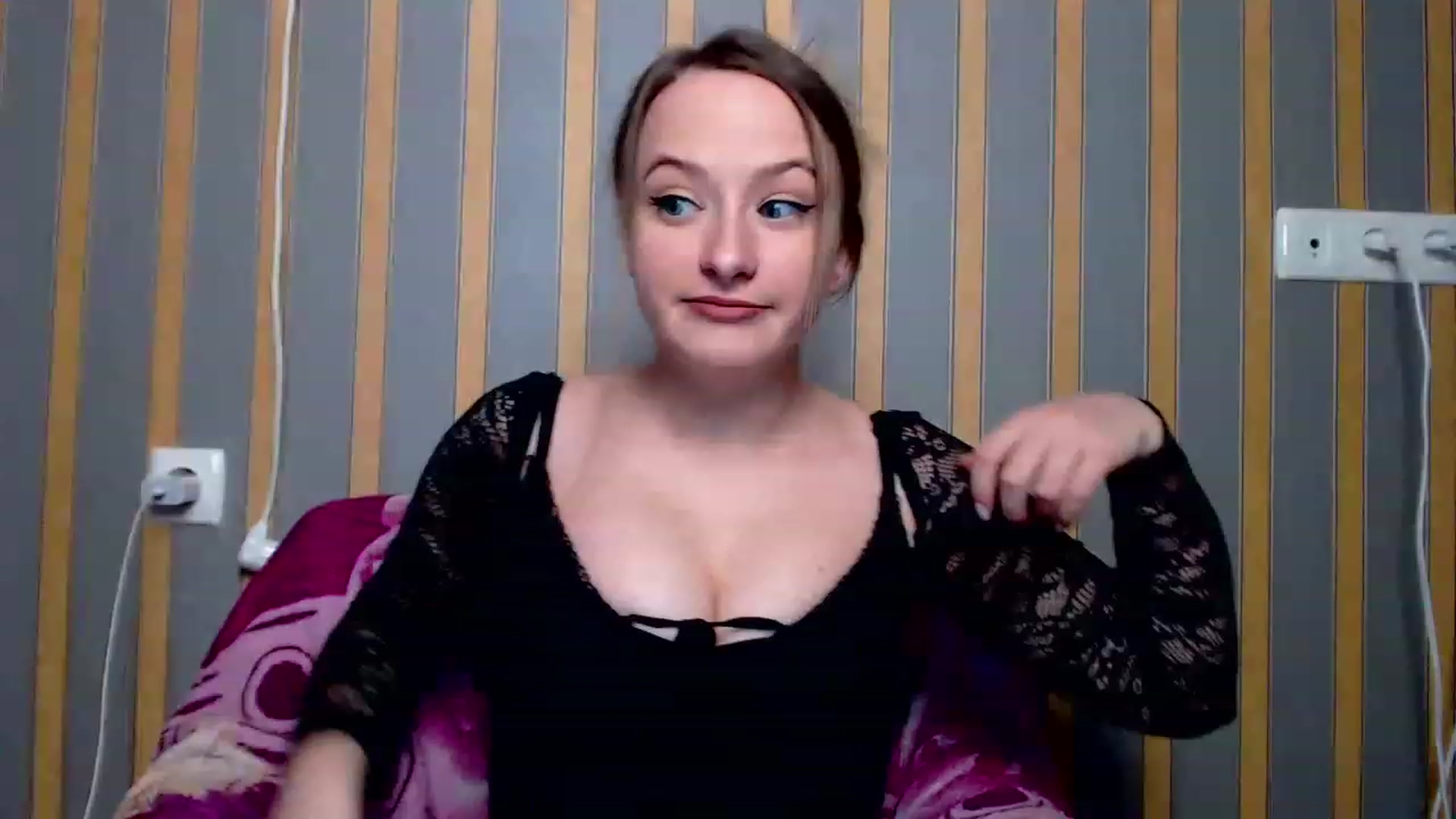Gallery image thumbnail from Lisova_mavka's myfreecams stream on, 12/29/2022, 14:02 image 11 of 20