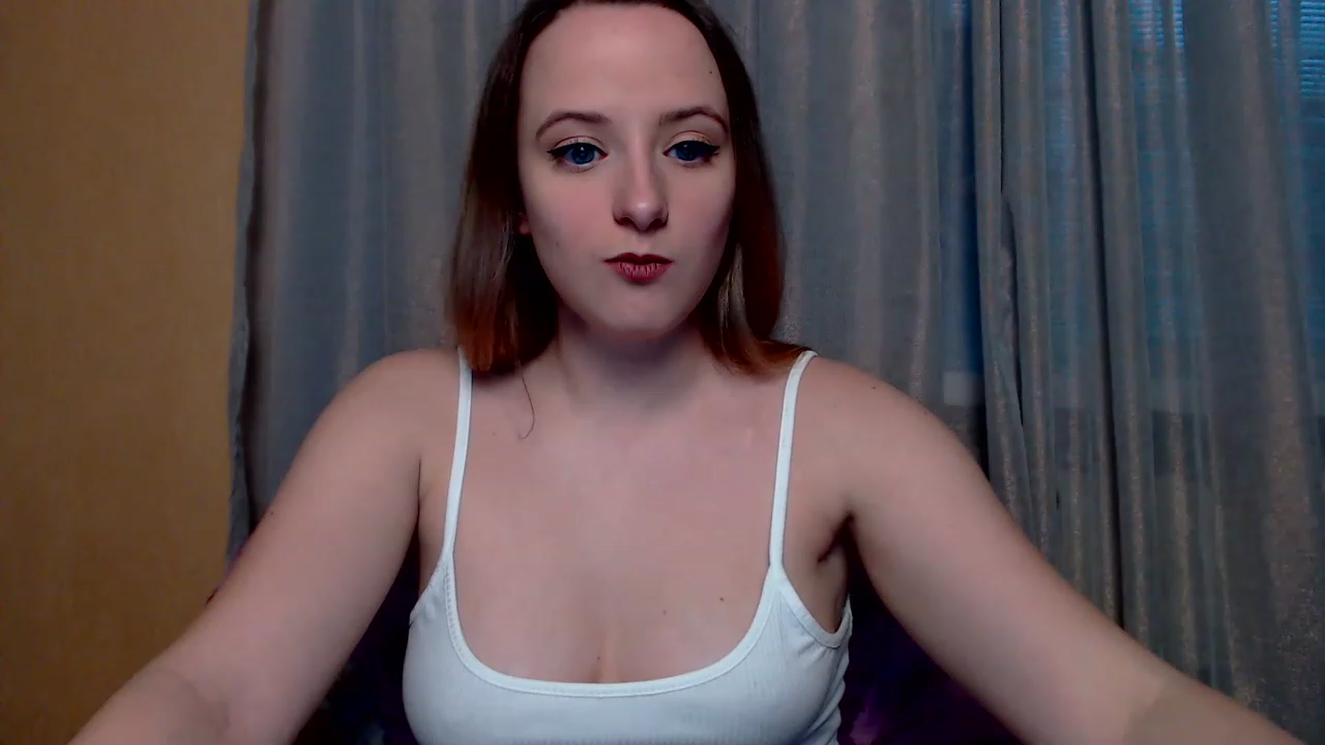 Gallery image thumbnail from Lisova_mavka's myfreecams stream on, 01/05/2023, 13:10 image 10 of 20