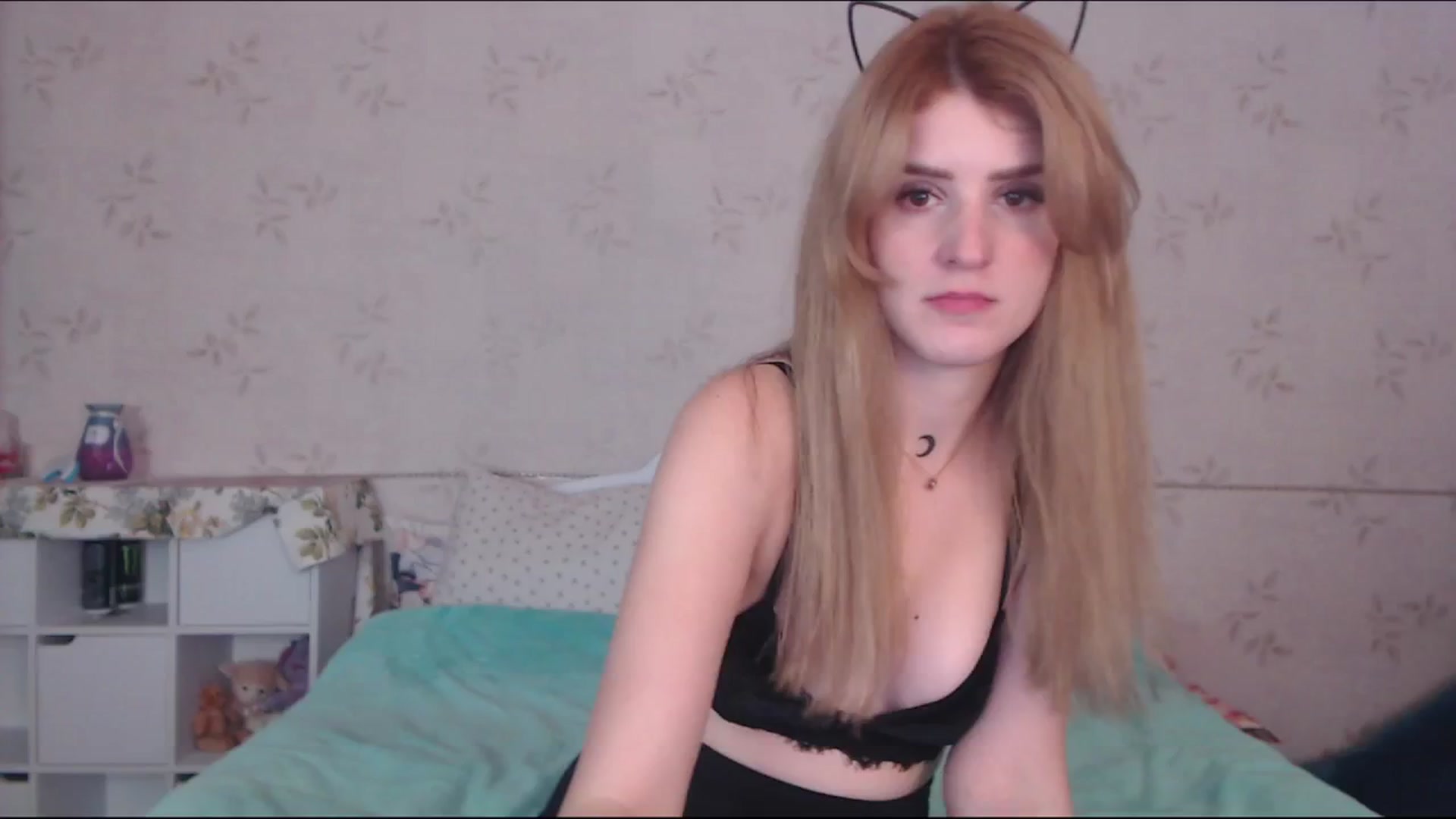 Gallery image thumbnail from LissaLucy's myfreecams stream on, 12/22/2024, 13:23 image 2 of 20