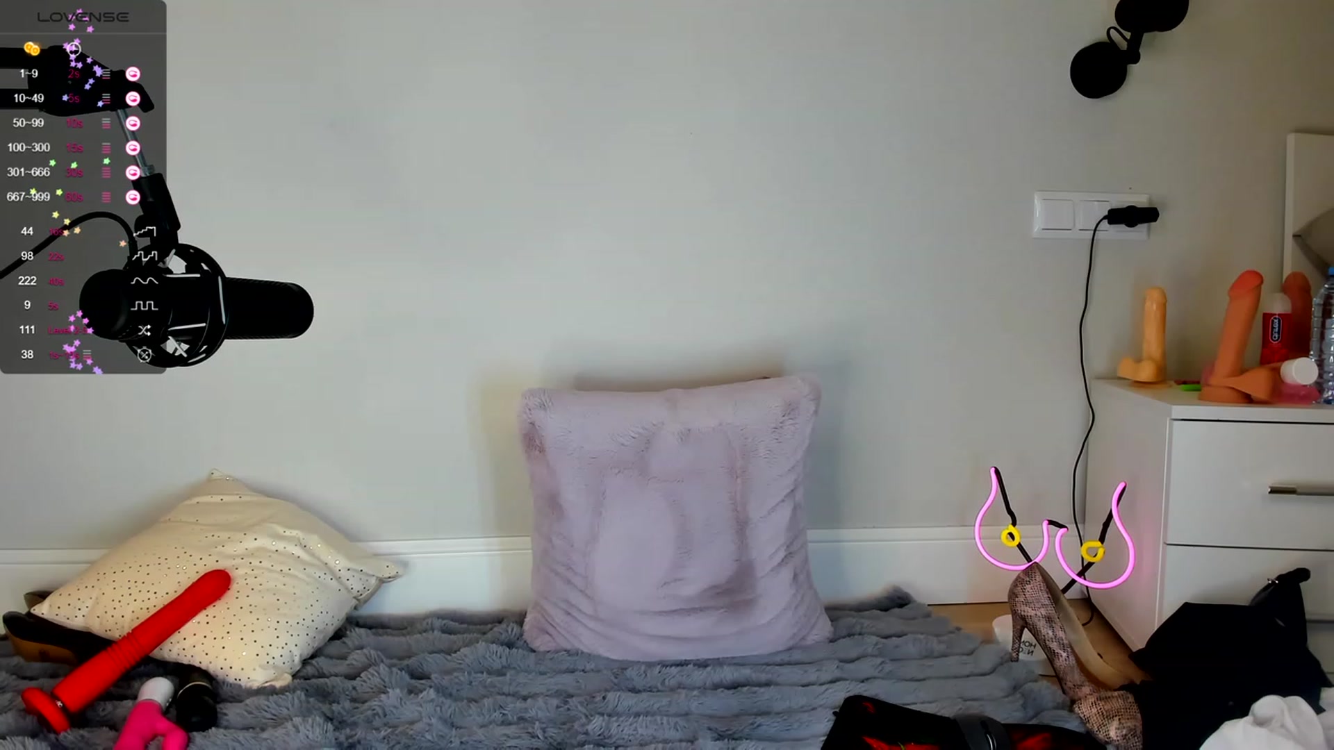 Gallery image thumbnail from LissaWayne's myfreecams stream on, 11/15/2023, 21:03 image 5 of 20