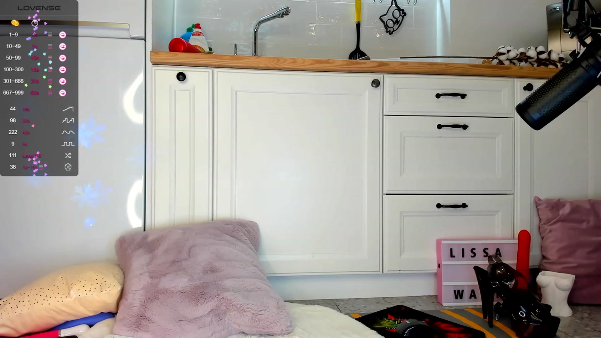Gallery image thumbnail from LissaWayne's myfreecams stream on, 11/29/2023, 19:38 image 7 of 20