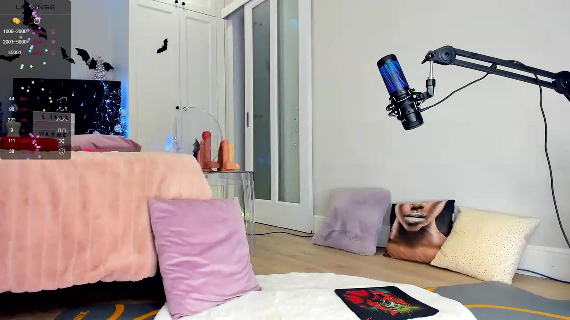 Gallery image thumbnail from LissaWayne's myfreecams stream on, 12/13/2023, 19:14 image 18 of 20