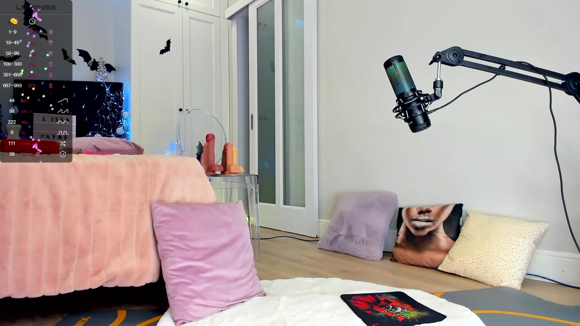 Gallery image thumbnail from LissaWayne's myfreecams stream on, 12/13/2023, 19:14 image 17 of 20