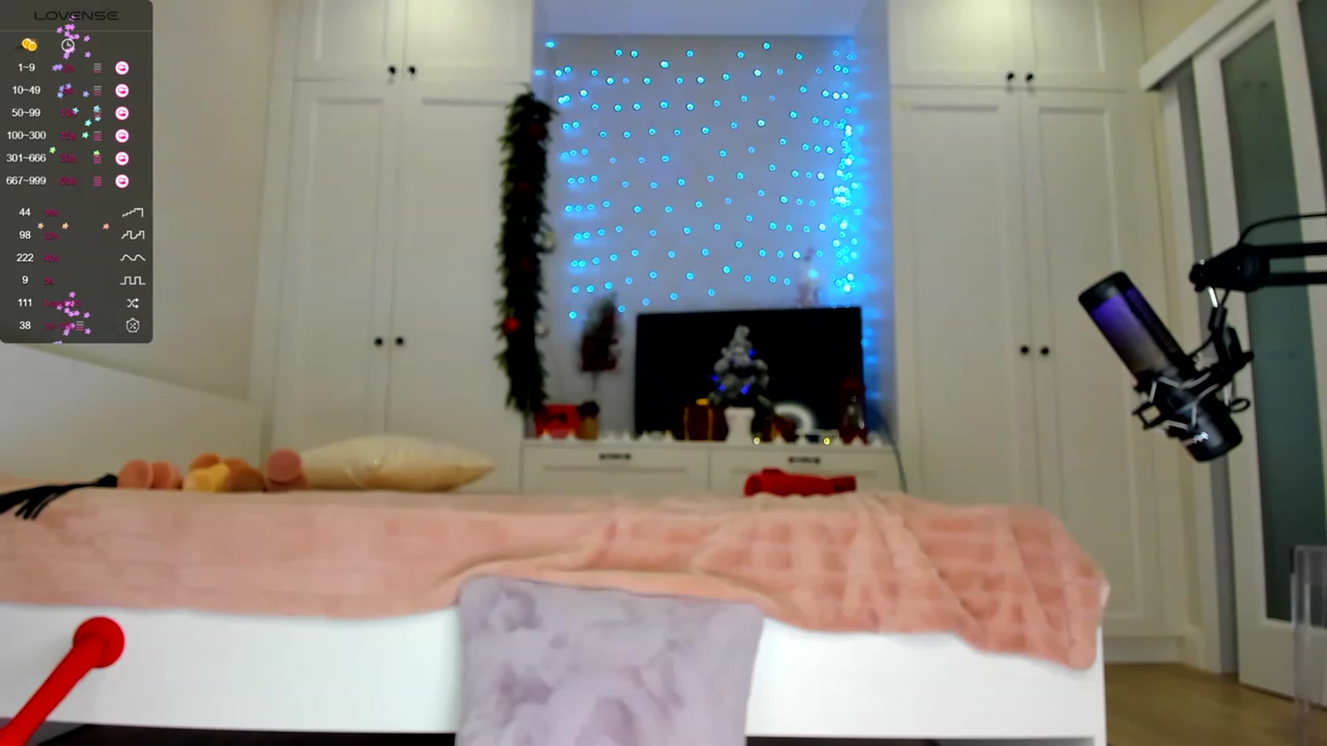Gallery image thumbnail from LissaWayne's myfreecams stream on, 12/24/2023, 20:12 image 1 of 20