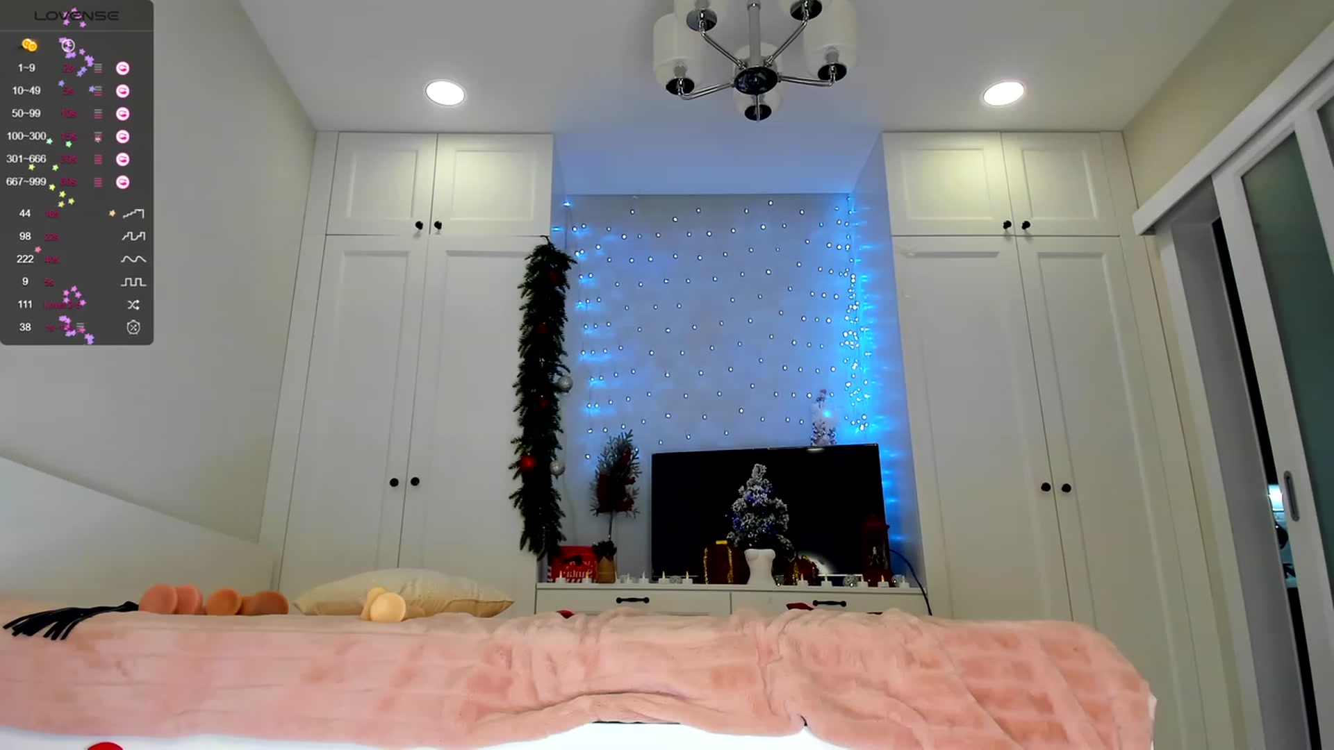 Gallery image thumbnail from LissaWayne's myfreecams stream on, 12/24/2023, 21:00 image 2 of 20