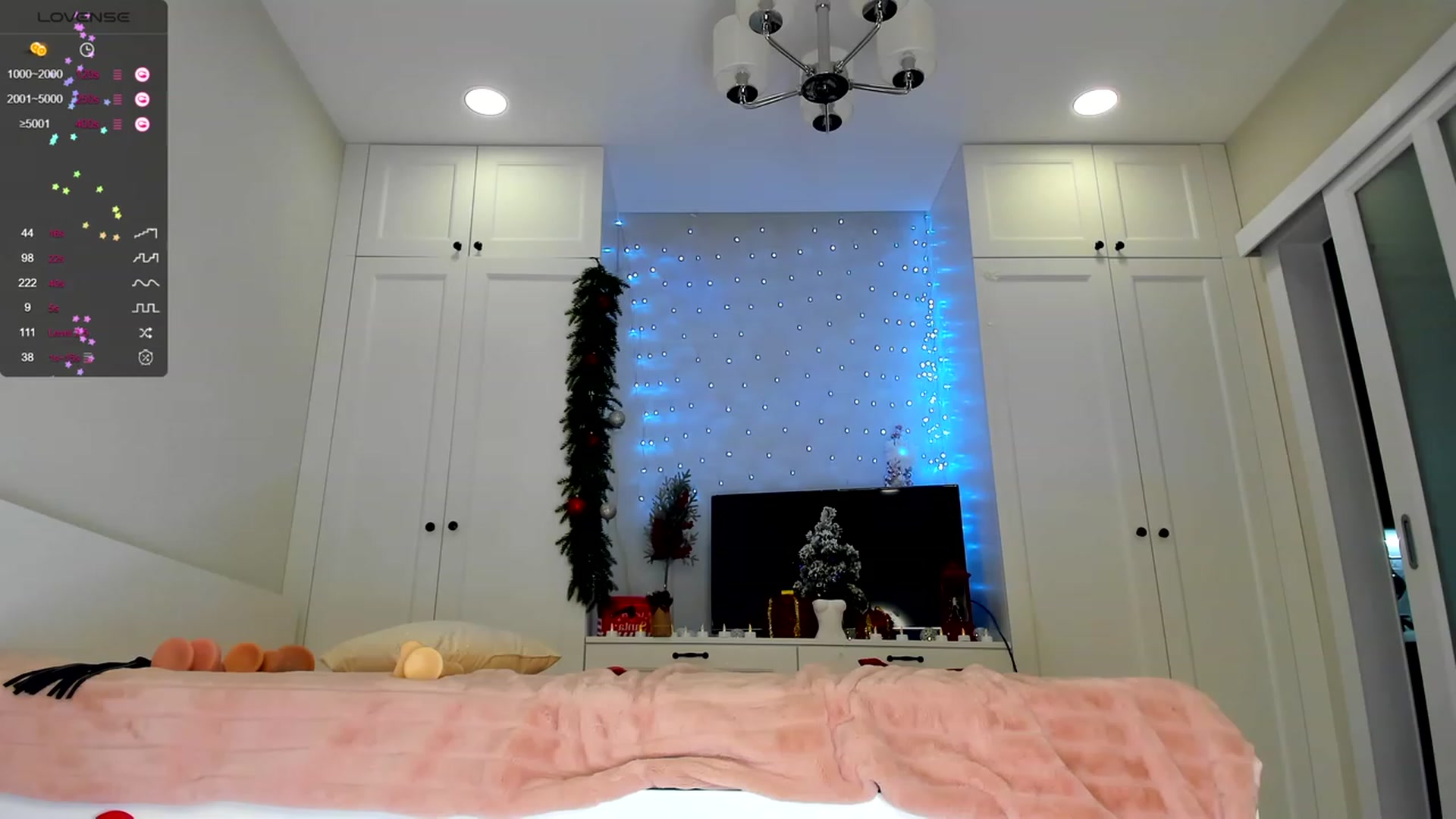 Gallery image thumbnail from LissaWayne's myfreecams stream on, 12/24/2023, 21:00 image 1 of 20