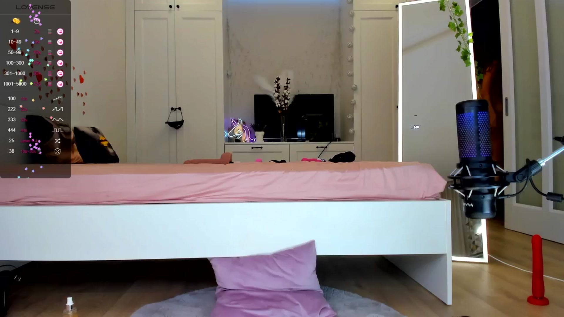 Gallery image thumbnail from LissaWayne's myfreecams stream on, 09/08/2024, 17:29 image 10 of 20