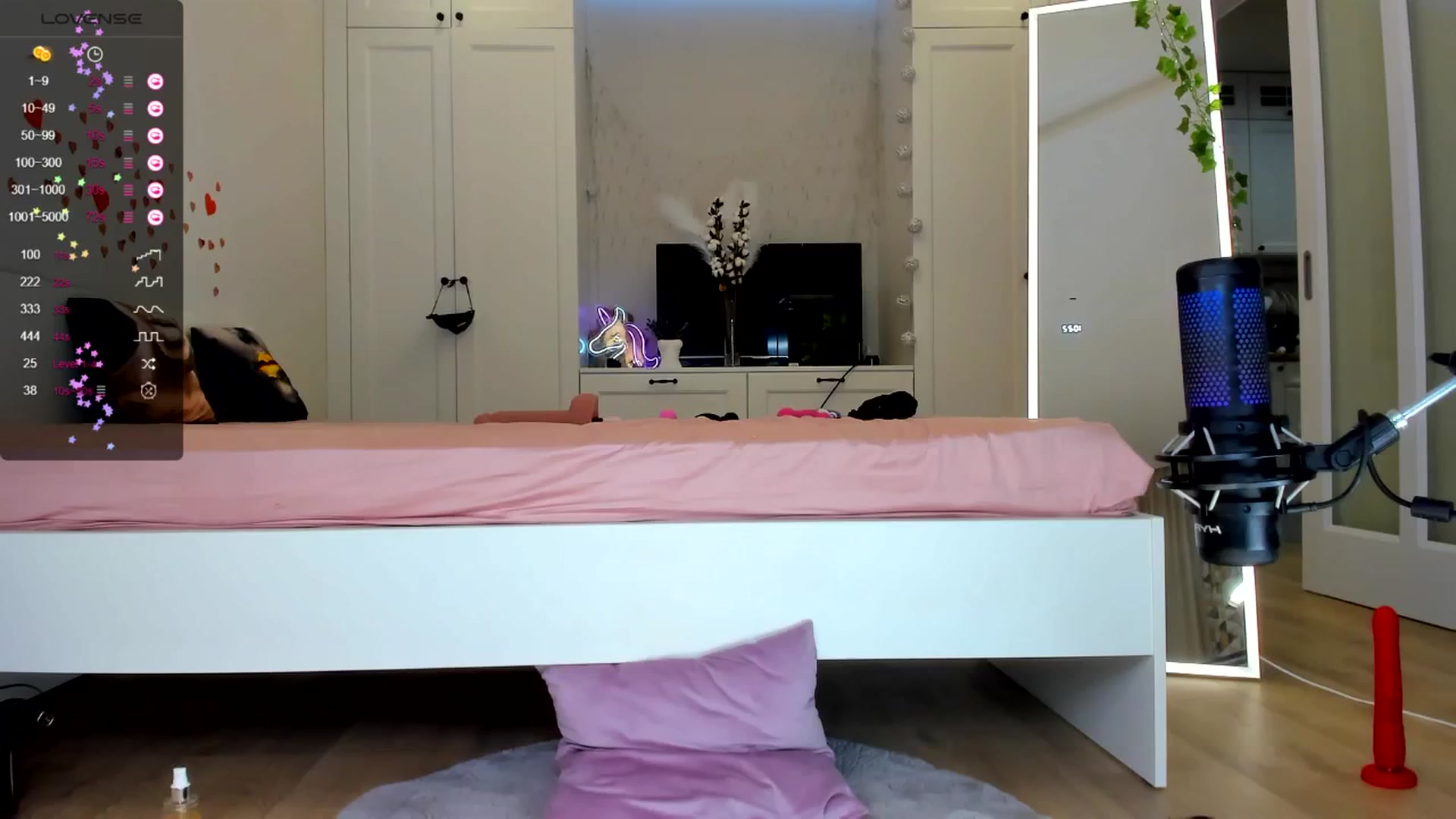 Gallery image thumbnail from LissaWayne's myfreecams stream on, 09/08/2024, 17:29 image 11 of 20