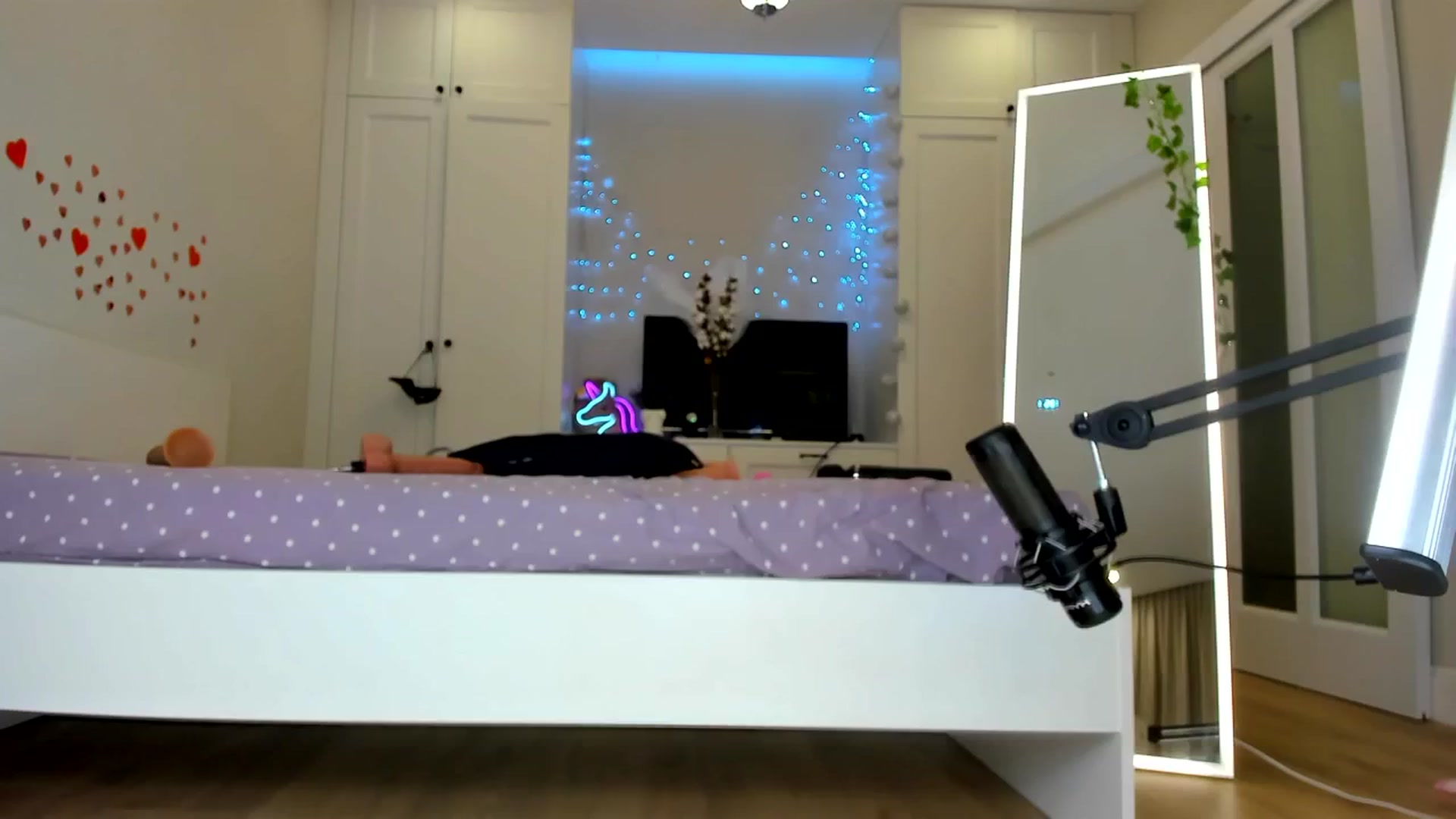 Gallery image thumbnail from LissaWayne's myfreecams stream on, 09/10/2024, 21:30 image 1 of 20