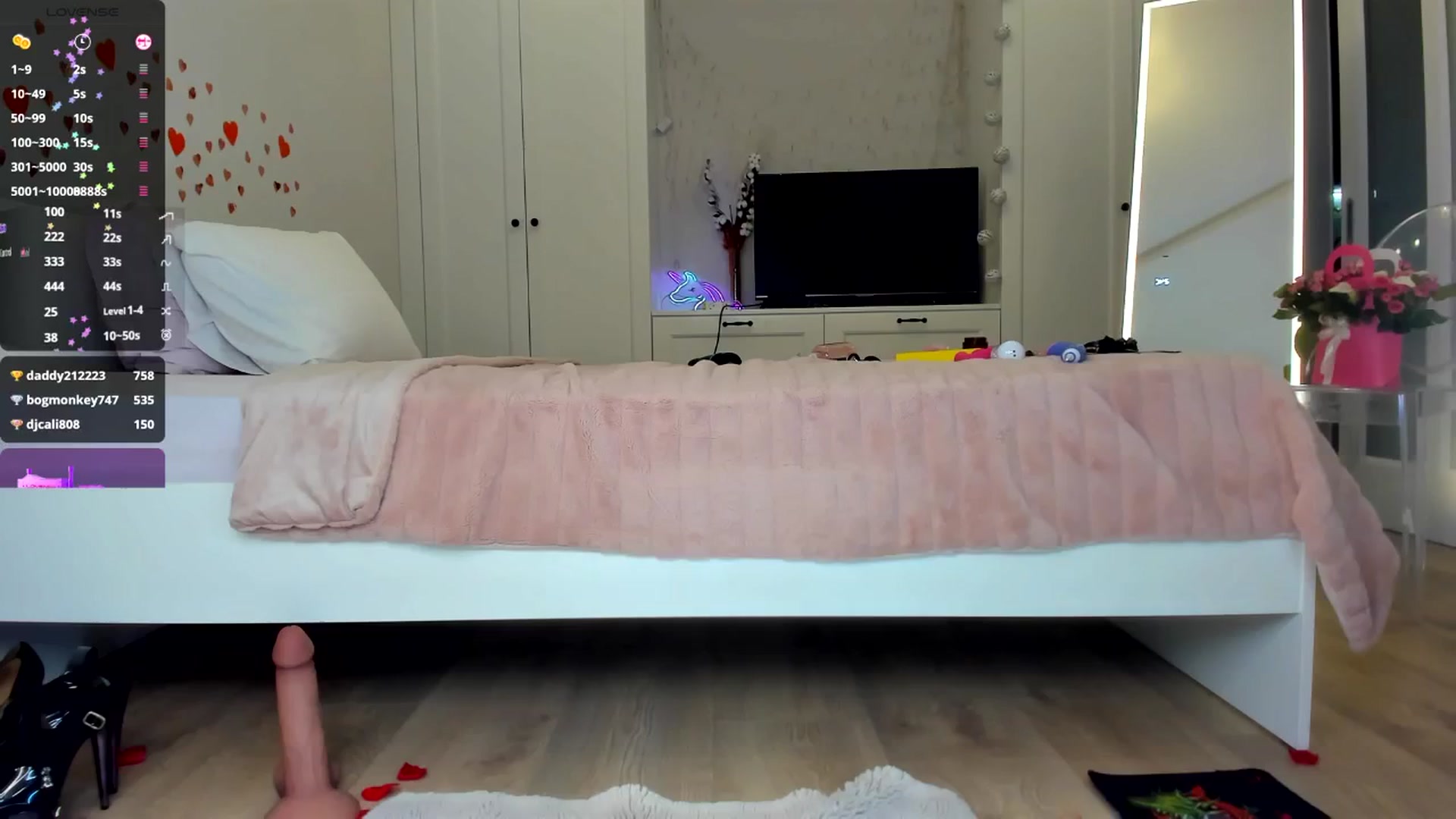 Gallery image thumbnail from LissaWayne's myfreecams stream on, 11/25/2024, 21:11 image 8 of 20
