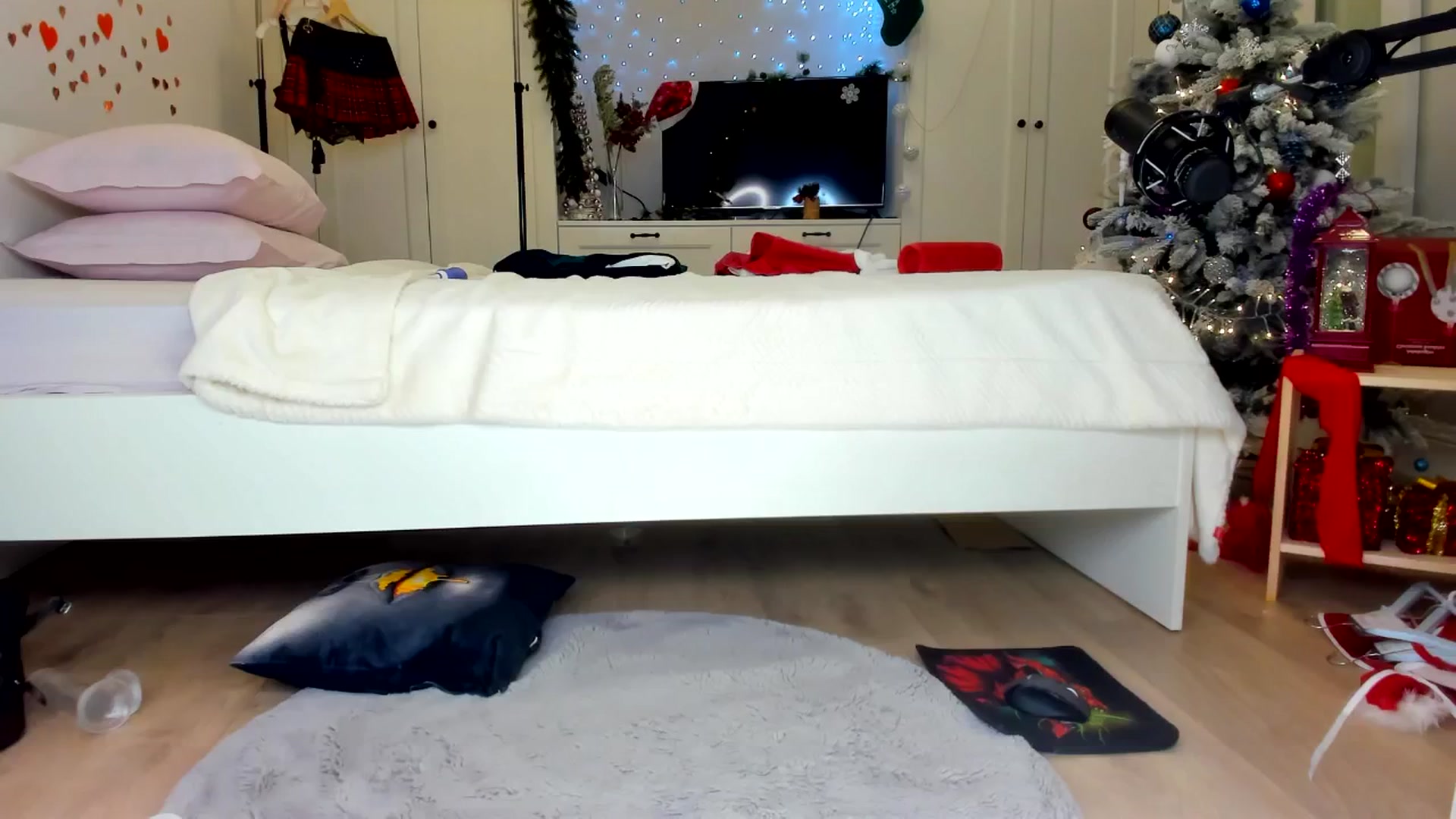 Gallery image thumbnail from LissaWayne's myfreecams stream on, 12/25/2024, 22:01 image 13 of 20