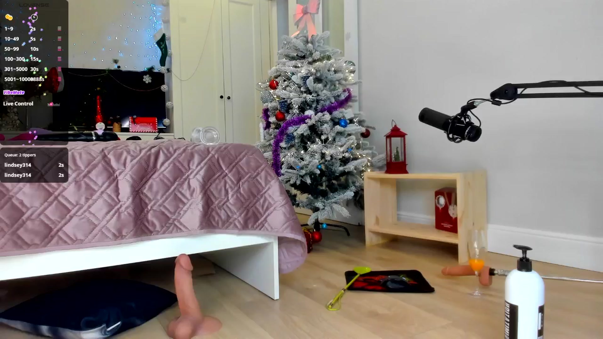 Gallery image thumbnail from LissaWayne's myfreecams stream on, 12/31/2024, 18:19 image 1 of 20