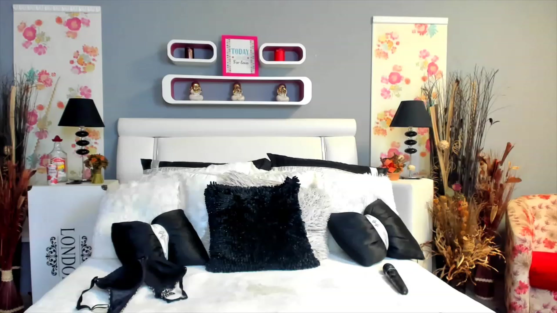 Gallery image thumbnail from Lissa_O's myfreecams stream on, 11/21/2022, 12:54 image 5 of 20